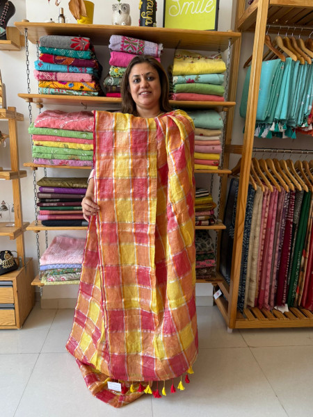 Checkered Mul Saree with Mustard Blouse