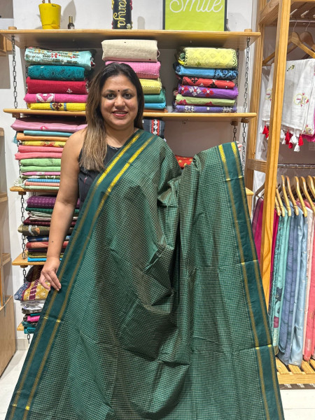 Blended Cotton Checks Saree - Green