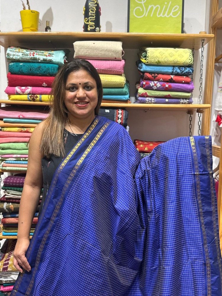 Image of Blended Cotton Checks Saree - Blue