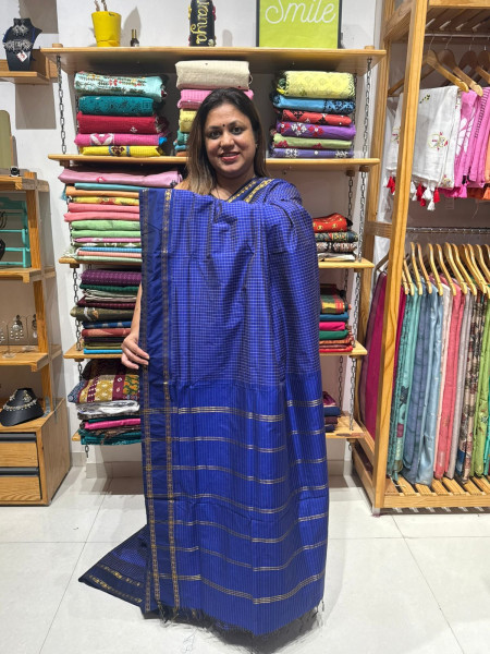 Blended Cotton Checks Saree - Blue