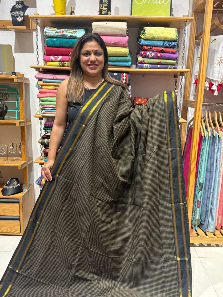 Blended Cotton Checks Saree - Black
