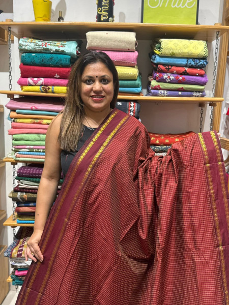 Blended Cotton Checks Saree - Maroon