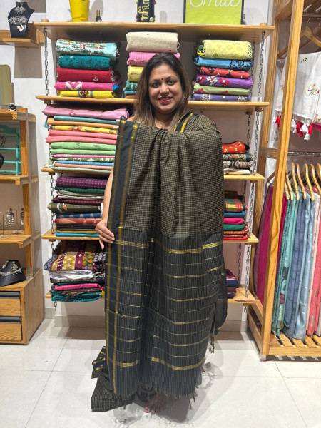 Blended Cotton Checks Saree - Black