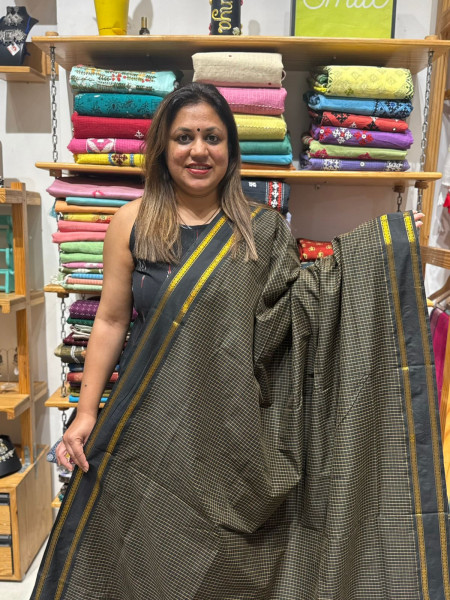 Blended Cotton Checks Saree - Black