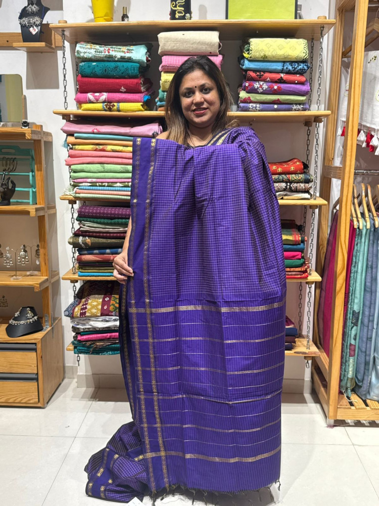 Image of Blended Cotton Checks Saree - PURPLE
