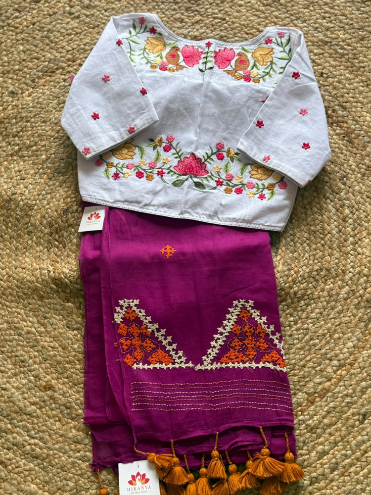 Image of Gujrati Work Mul Saree with FREE SIZE Ready Blouse
