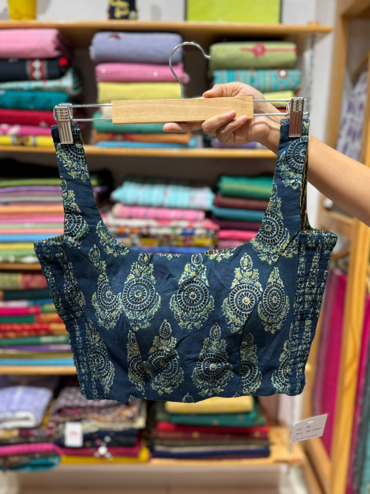 Image of Size 34-REVERSIBLE  Padded Stretchable Blouse