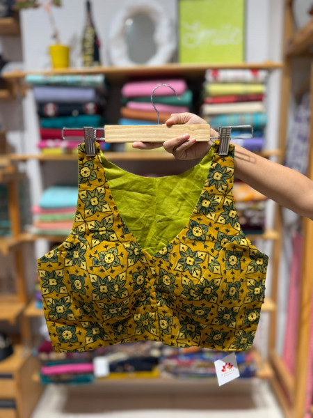 Handblock printed Sleeveless Padded Blouse - FREE SIZE