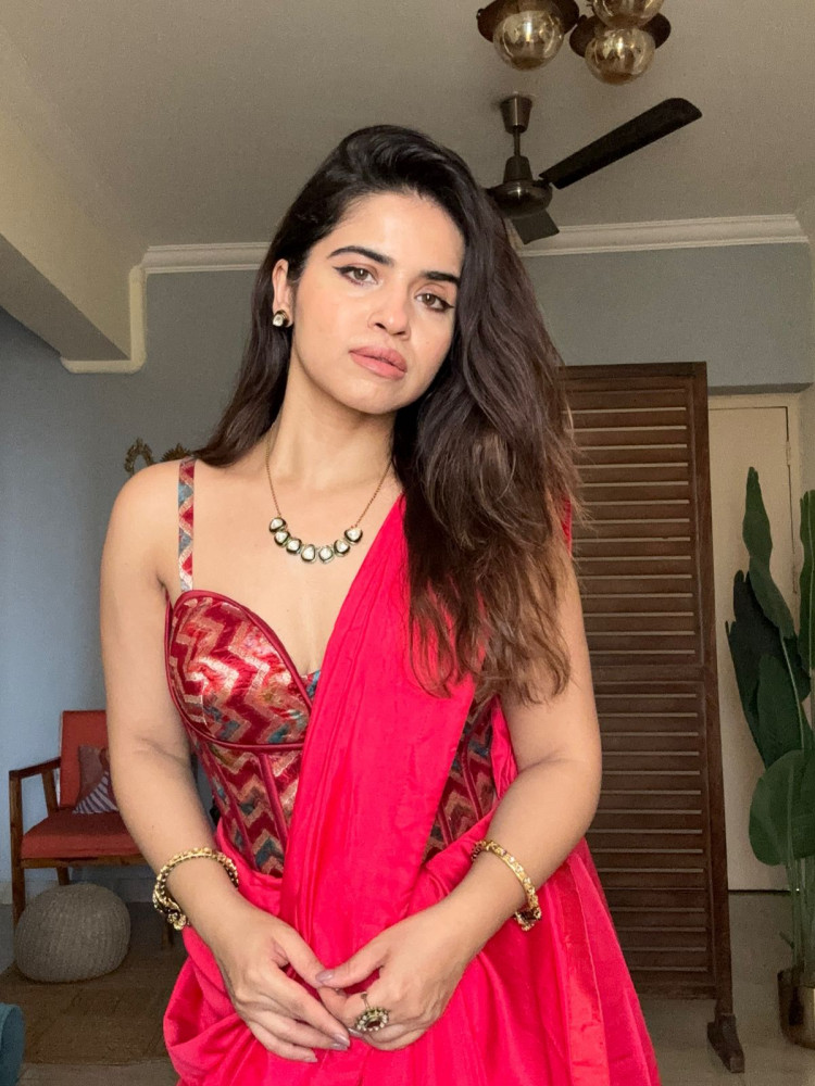 Image of Zigzag Print Strappy Long Corset