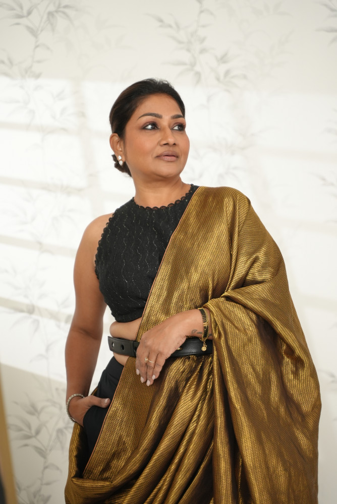 How to wear a saree on skirt - super easy and looks incredibly classy