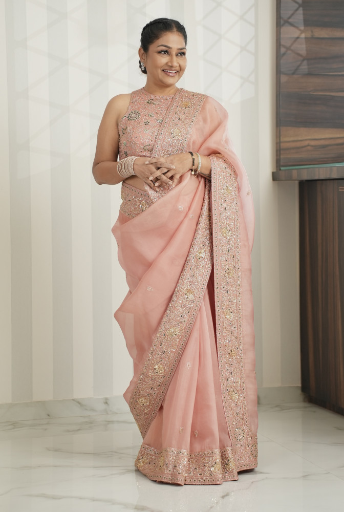 Dolly Jain&#039;s 2 Pro Styles to Master LIGHT SILK Saree Draping