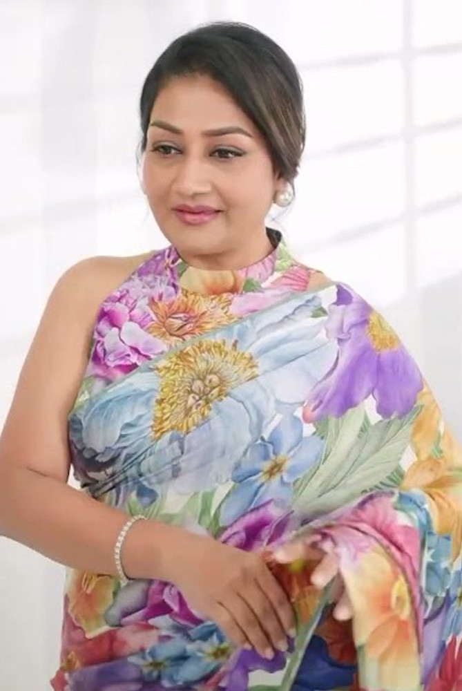 Christmas Saree Styling—Dolly Jain’s Gorgeous Reveal