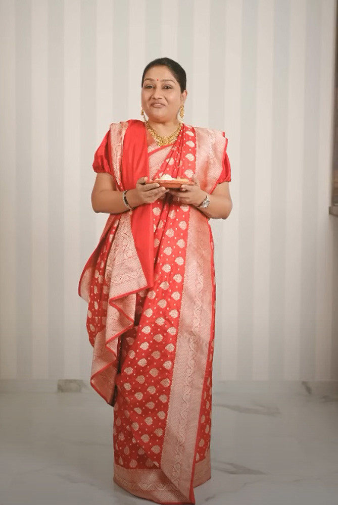 Authentic Bengali Atpoure Drape—Dolly Jain’s Style