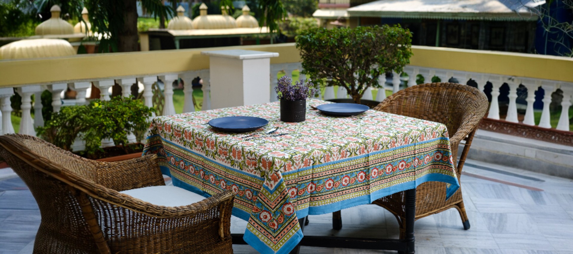 4-6 Seater Tablecloth 150 x 220