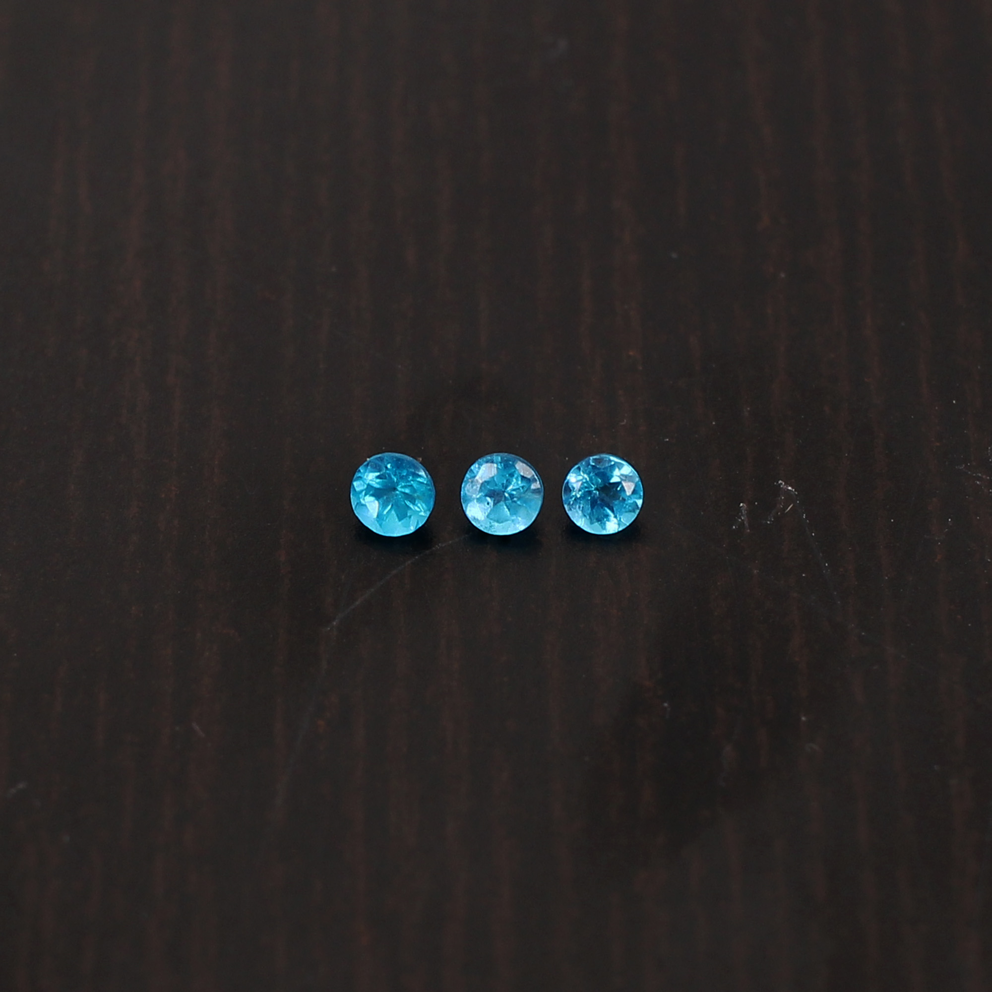AAA Quality Natural Neon Apatite 180mm Round Cut 175Cts
