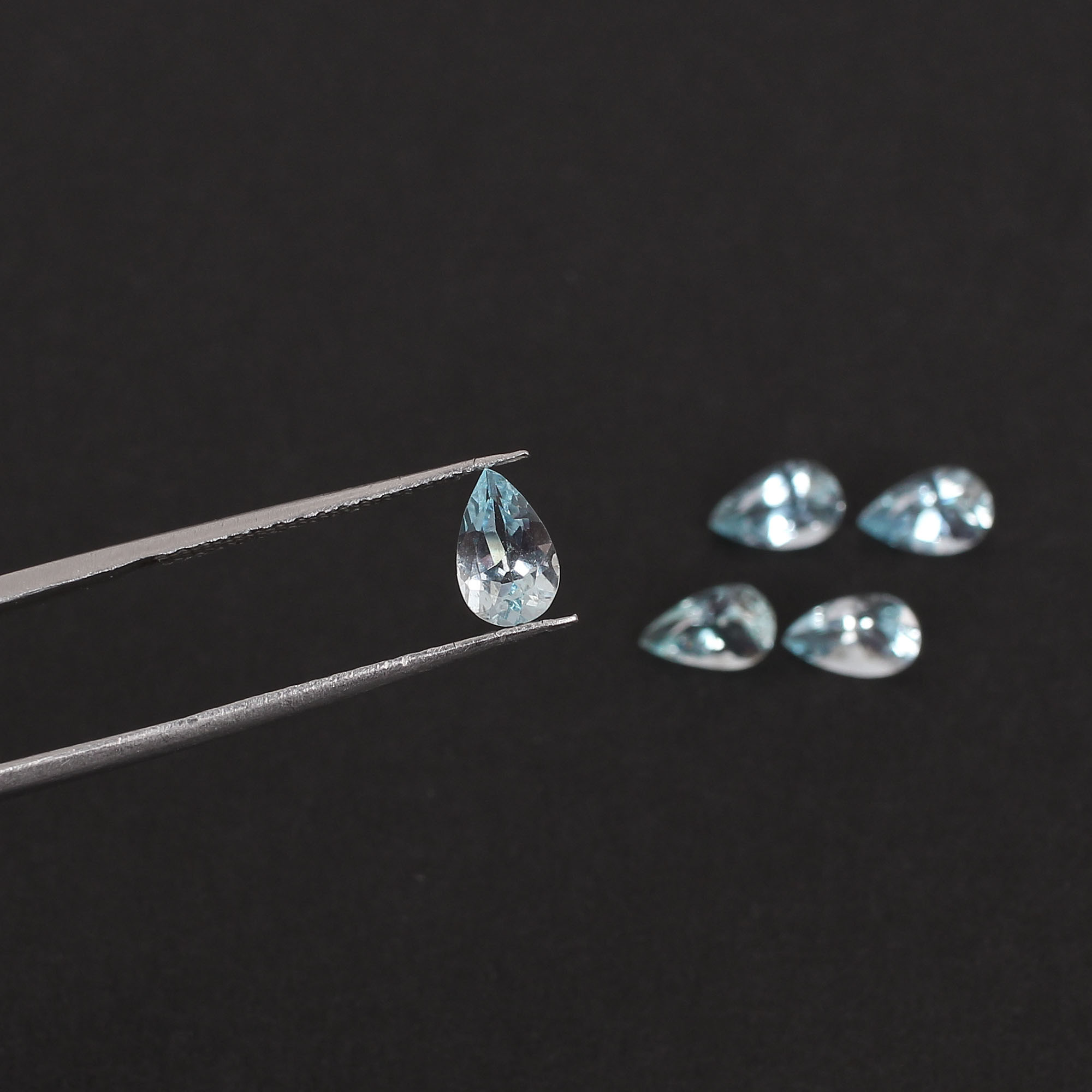 8x5mm Natural Sky Blue Topaz Faceted Pear Cut Loose Semi Precious Gemstones Wholesaler Bulk at Factory Price Latest Product