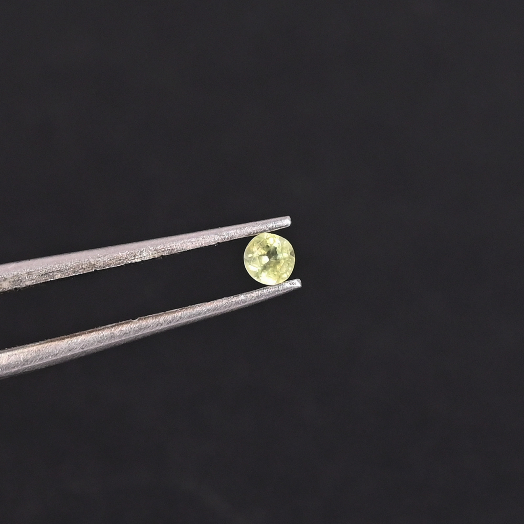 Natural Peridot Loose Gemstone -05 Carat Round 2x2 mm Flat-back Cabochon for Jewelry Making 8 Pcs