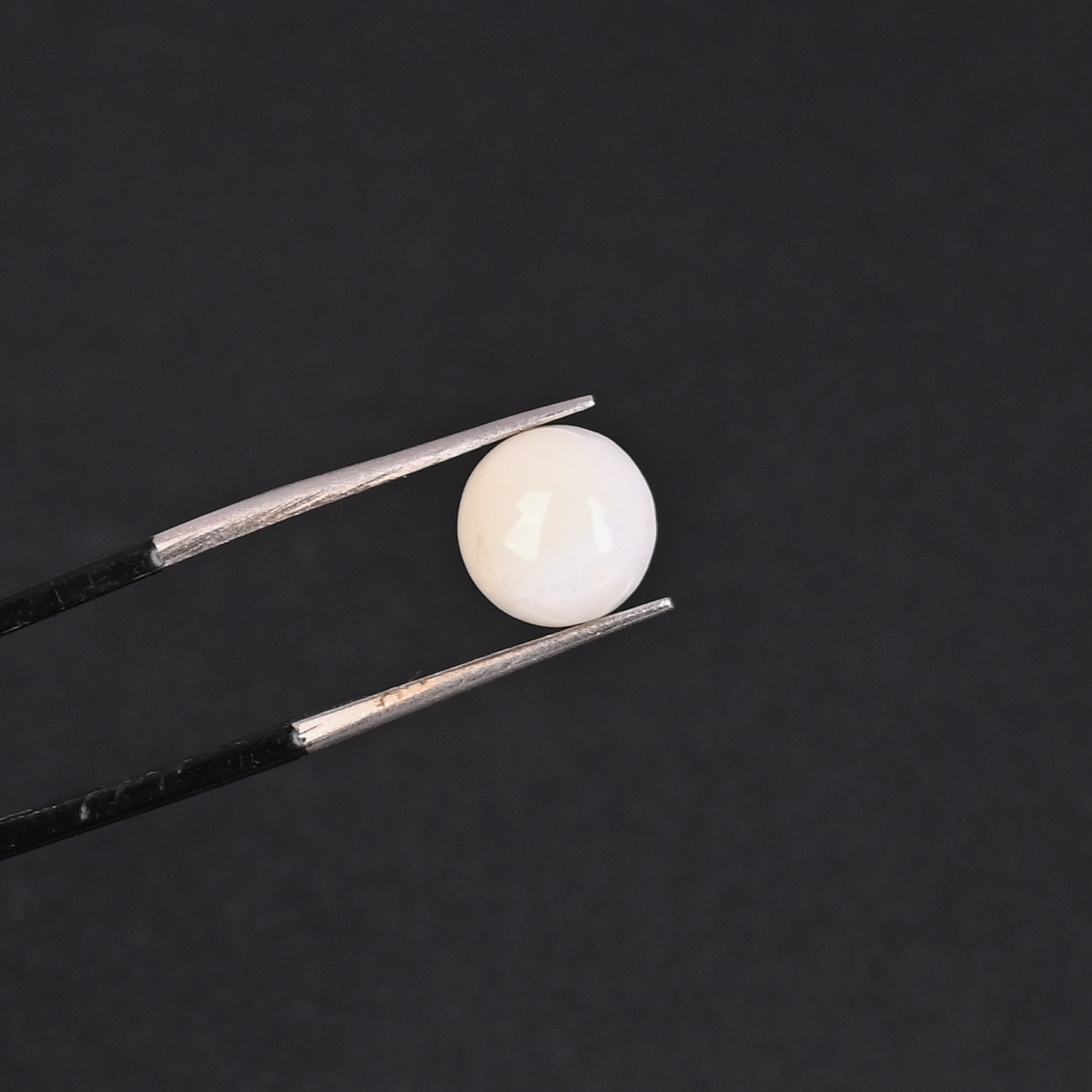 Natural White Agate Loose Gemstone 17 Carat Round 8x8 mm Flat-back Cabochon for Jewelry Making  1 Pcs