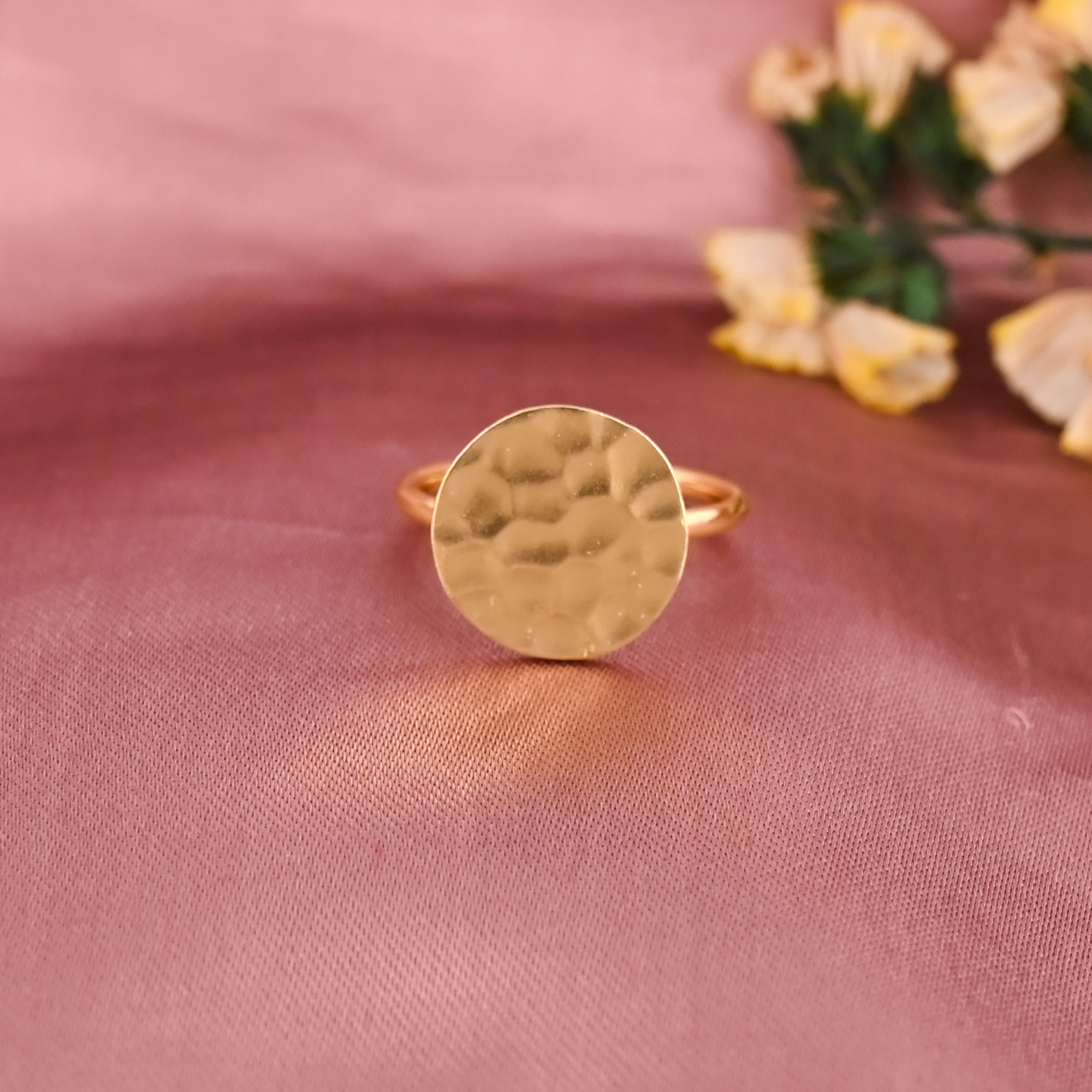 Stylish Round Shape Brass Ring Fashion Jewelry for Women Wholesale Lot 25 Pieces