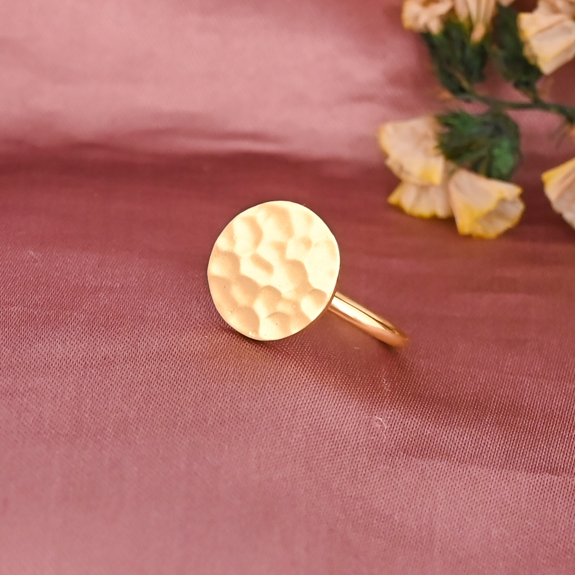 Stylish Round Shape Brass Ring Fashion Jewelry for Women Wholesale Lot 25 Pieces