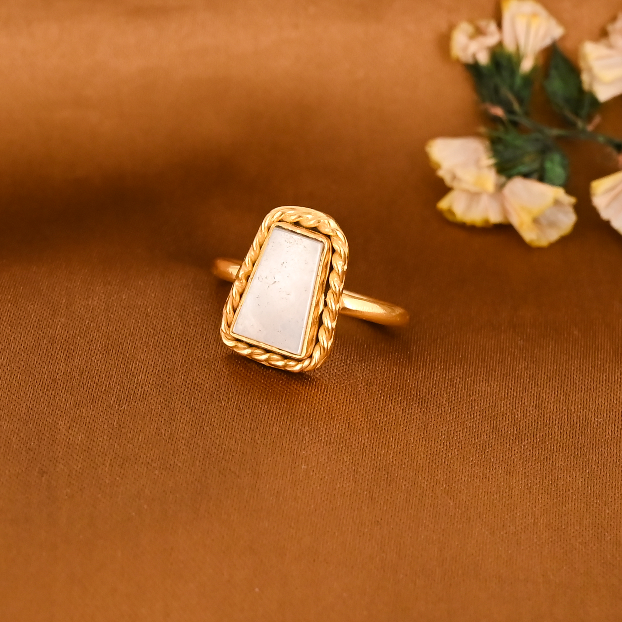 Natural Mother of Pearl Gold Plated Brass Ring Handmade Fashion Jewelry for Women