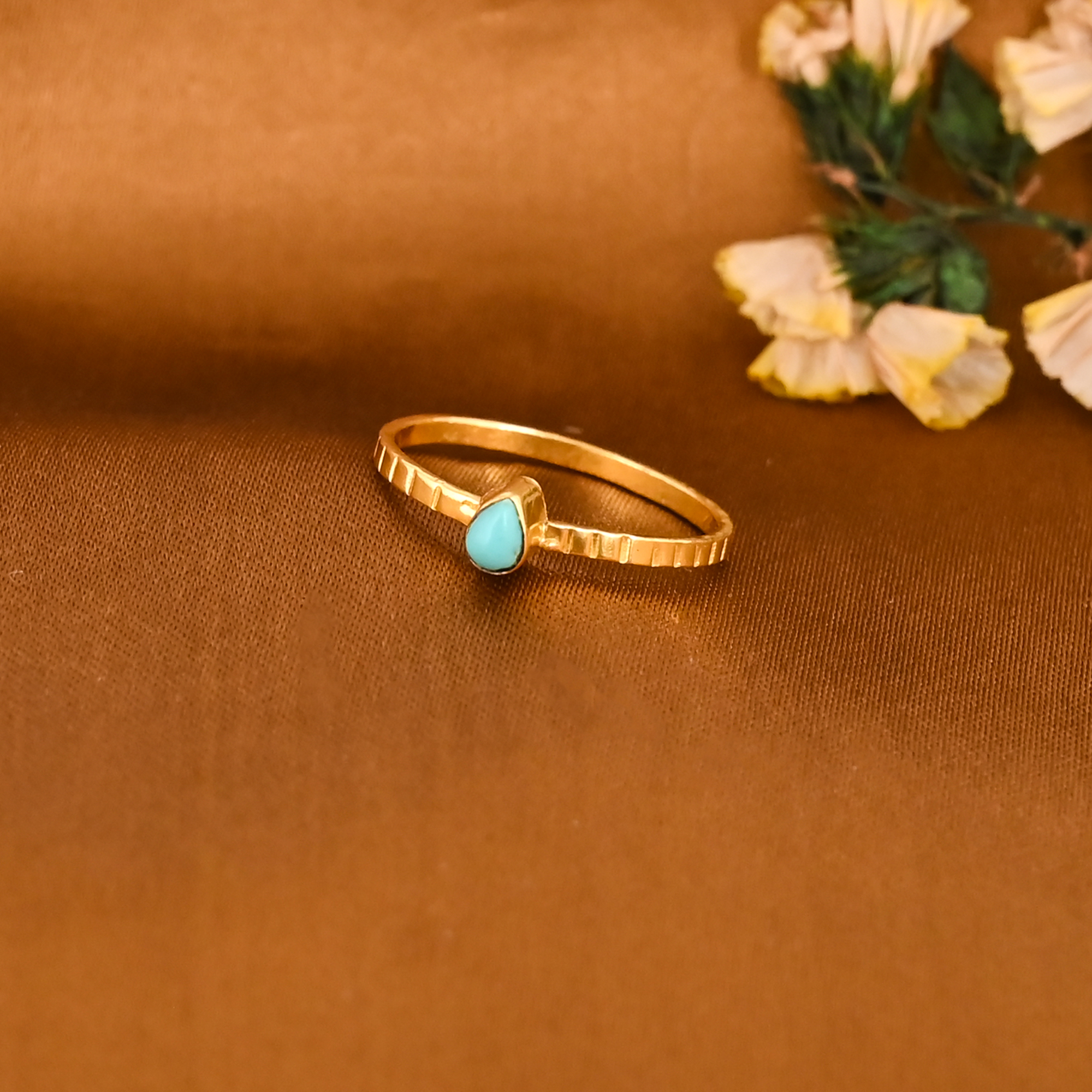 Natural Turquoise Gemstone Gold Plated Brass Ring Fashion Jewelry for Women