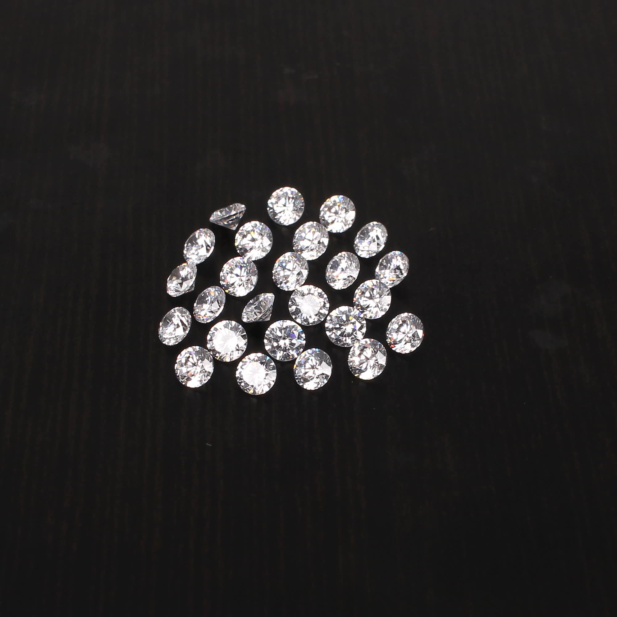 Cubic Zircon 4mm Round Brilliant Cut 5cts lot