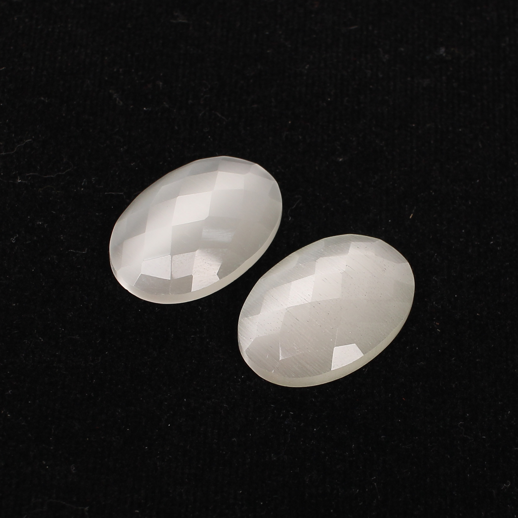 2Pcs White Cats Eye 17x25mm Oval Checker Cut 4000cts