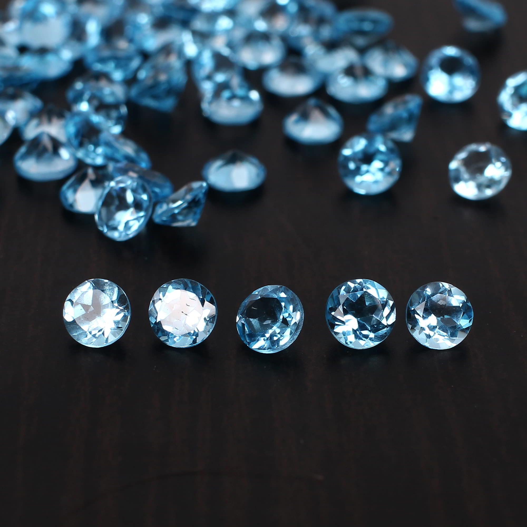 Natural Swiss Blue Topaz 4mm Round Faceted Cut 030 Cts