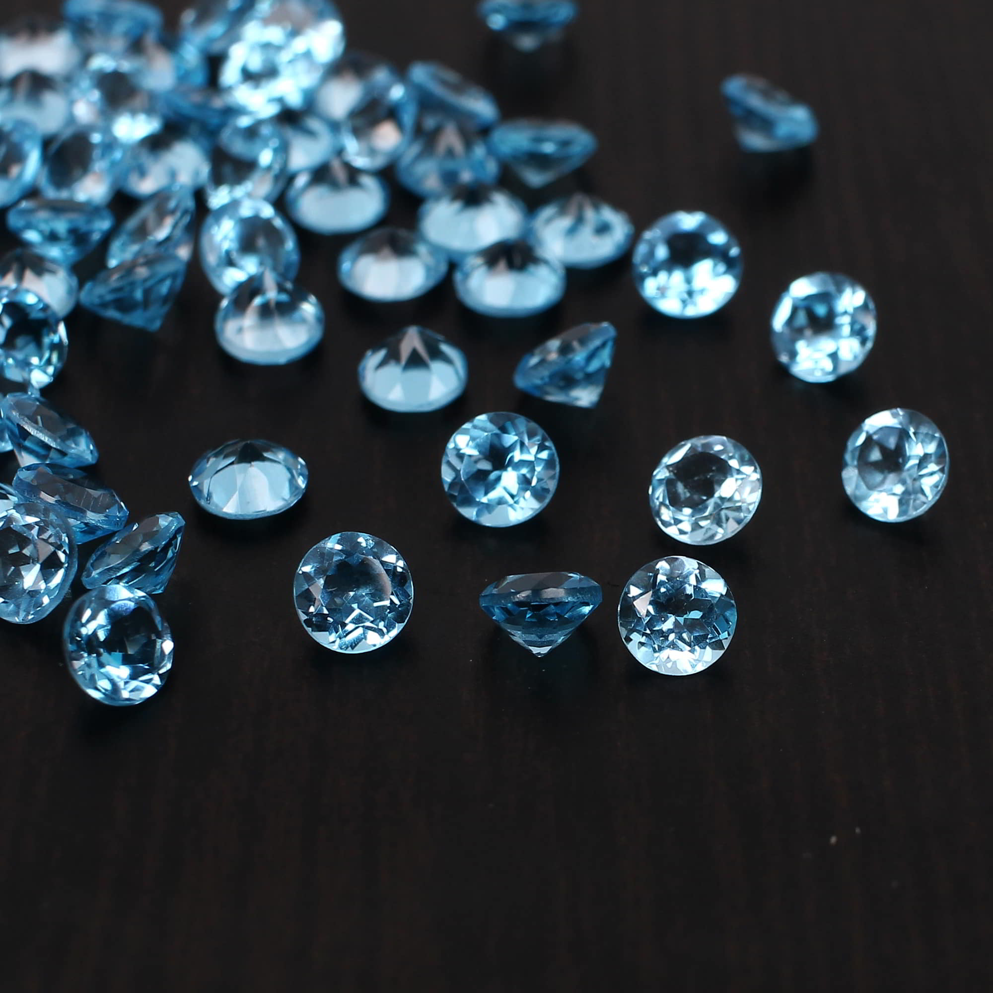 Natural Swiss Blue Topaz 4mm Round Faceted Cut 030 Cts