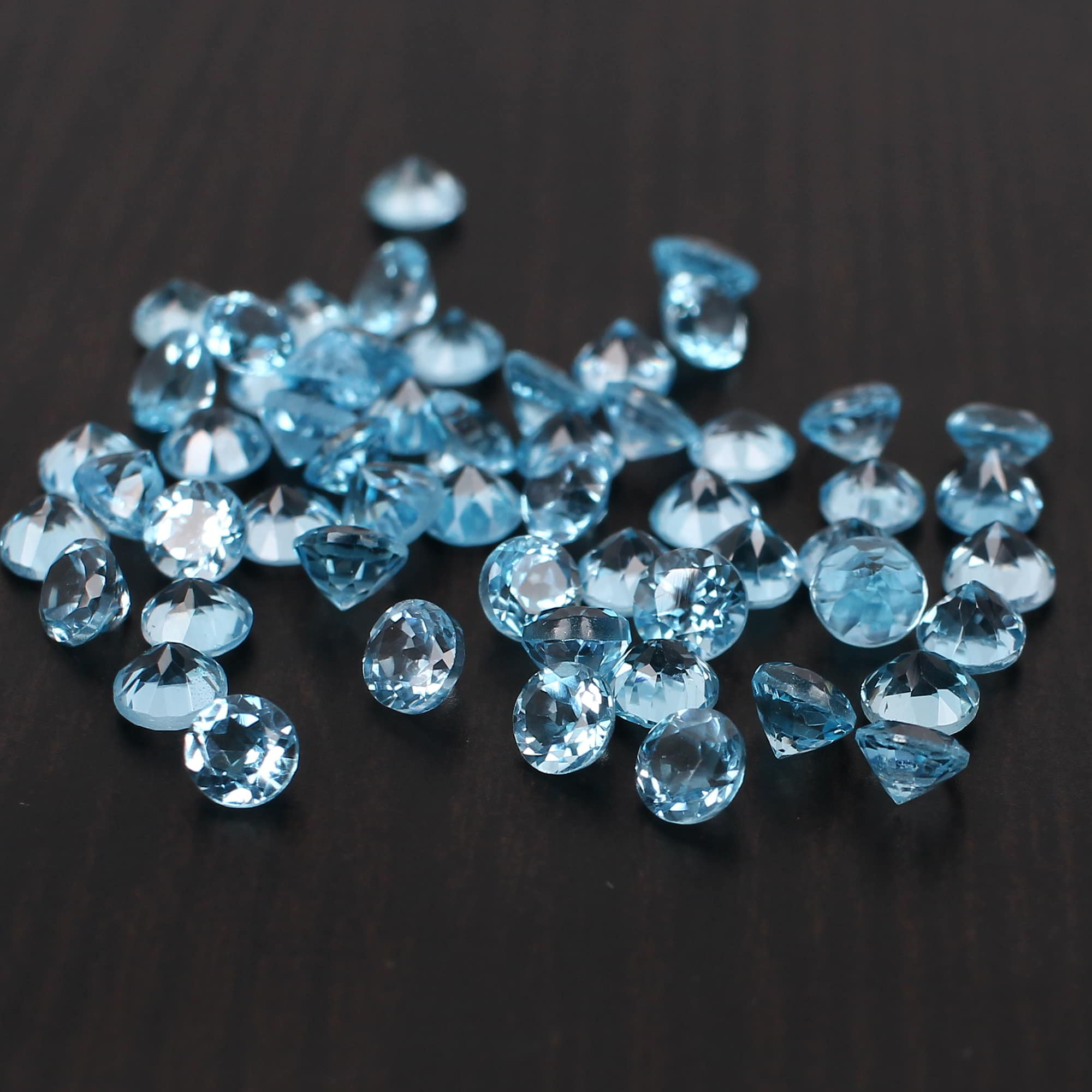 Natural Swiss Blue Topaz 6mm Round Faceted Cut 090 Cts