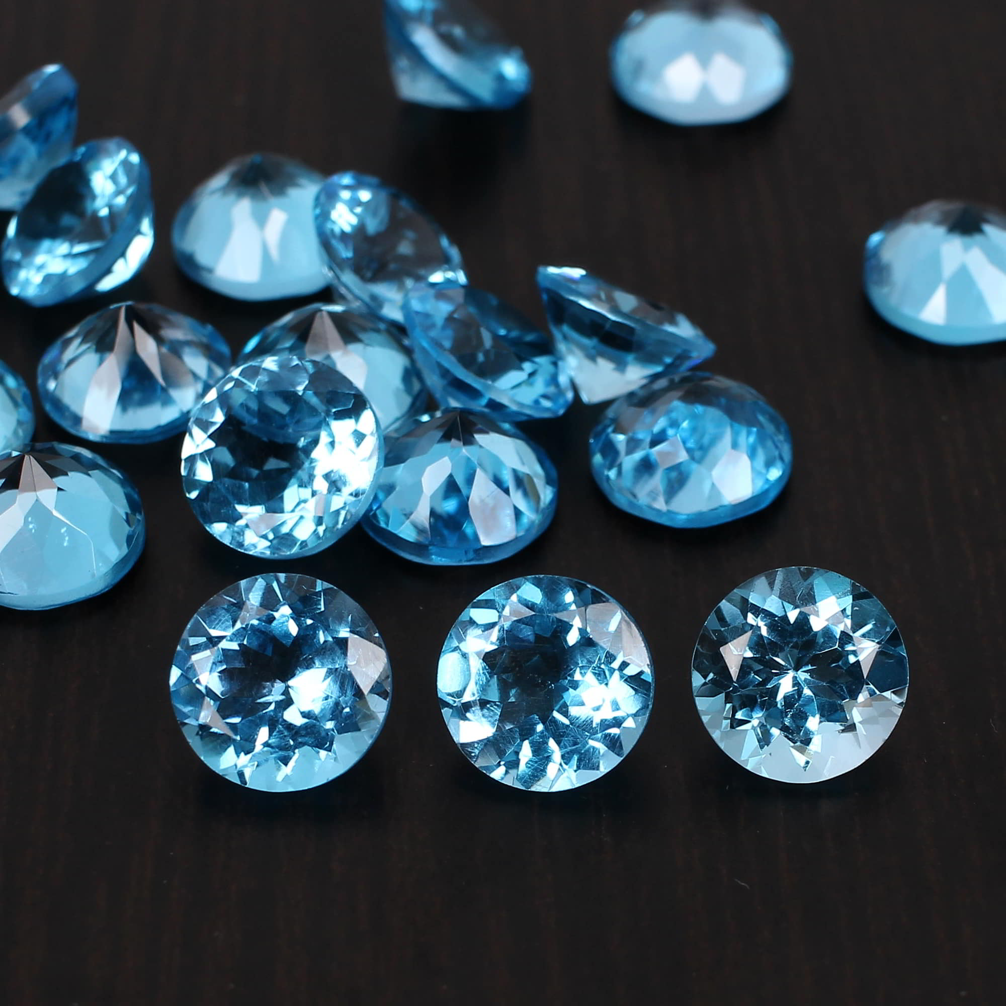 Natural Swiss Blue Topaz 8mm Round Faceted Cut 215 Cts