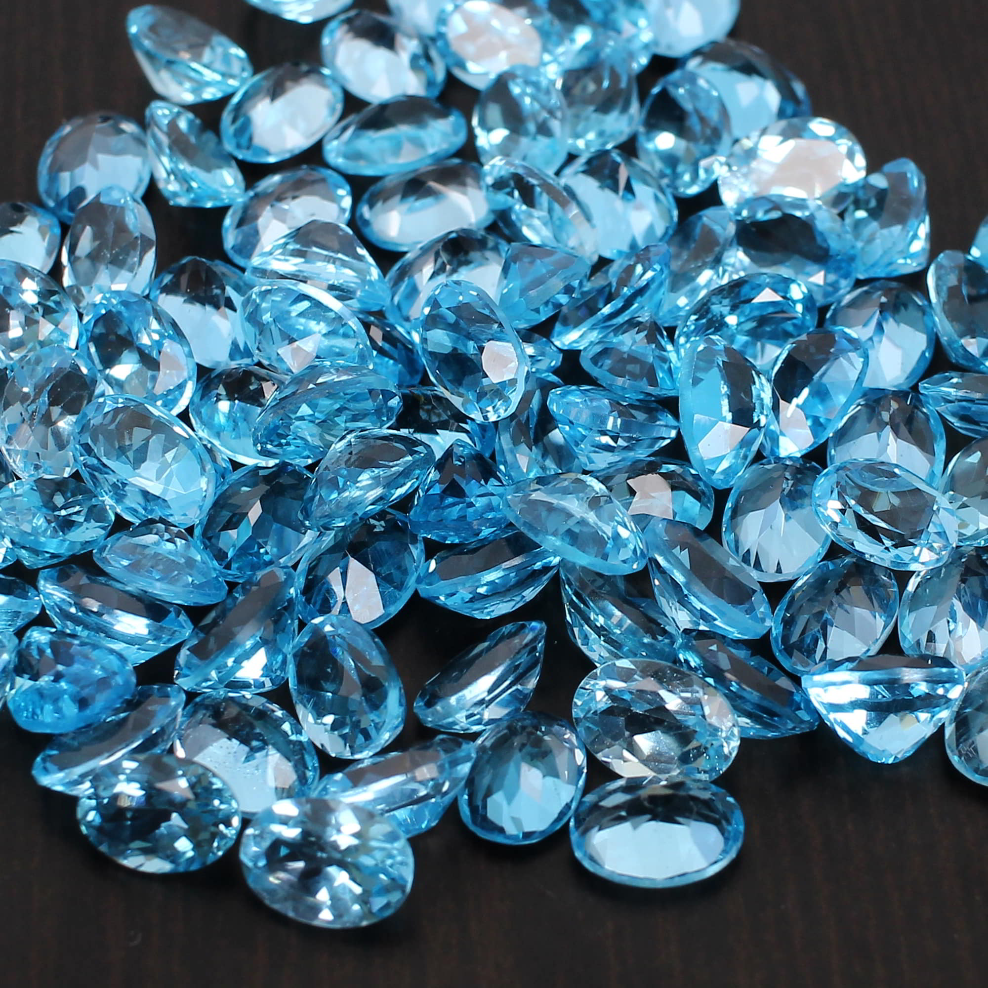 Natural Swiss Blue Topaz 7x5mm Oval Faceted Cut 115 Cts