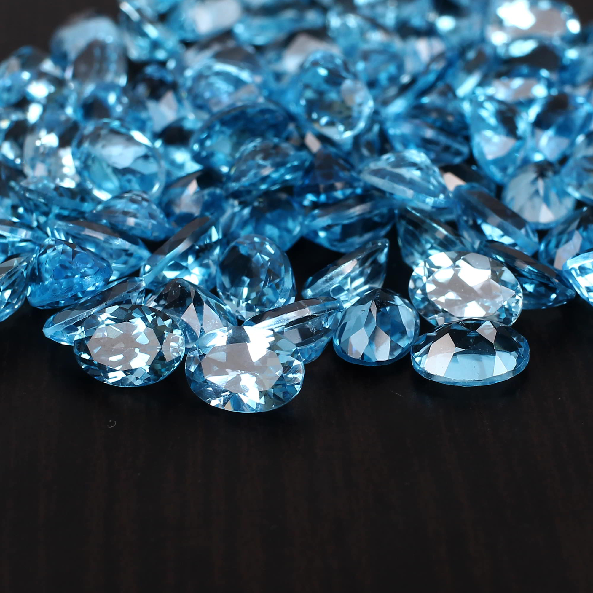 Natural Swiss Blue Topaz 7x5mm Oval Faceted Cut 115 Cts