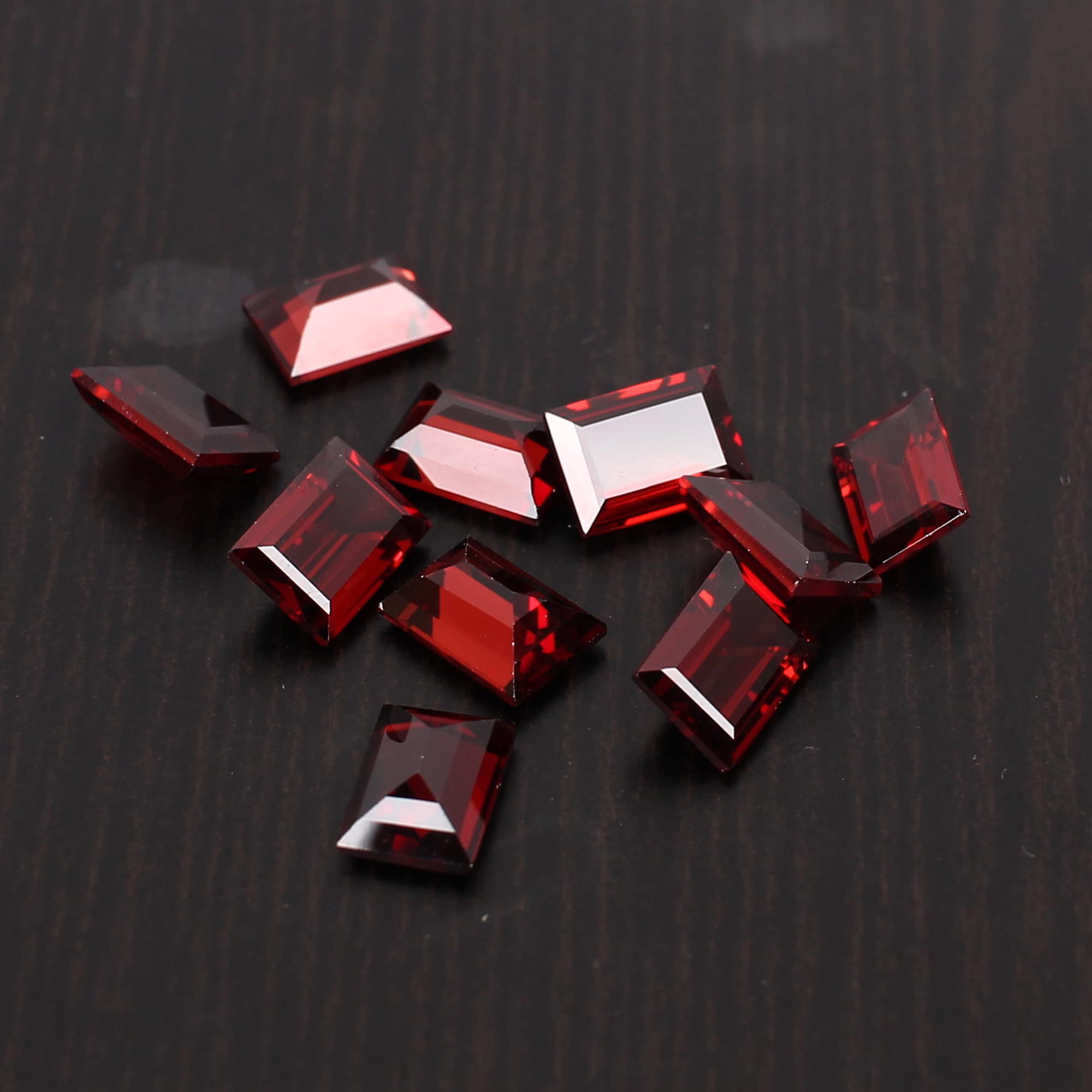 10 pcs Natural Mozambique Garnet 7x5mm Rectangle Faceted Cut 12cts