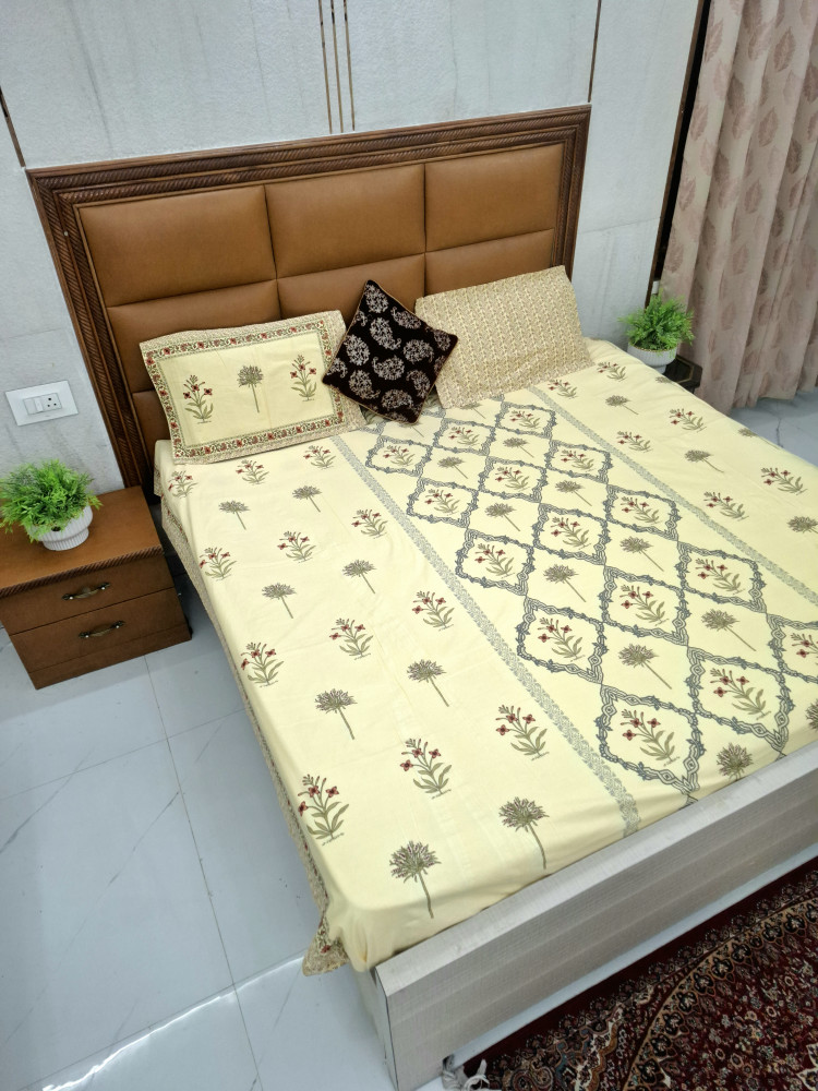 Image of Ivory Garden  King Size Bedsheet
