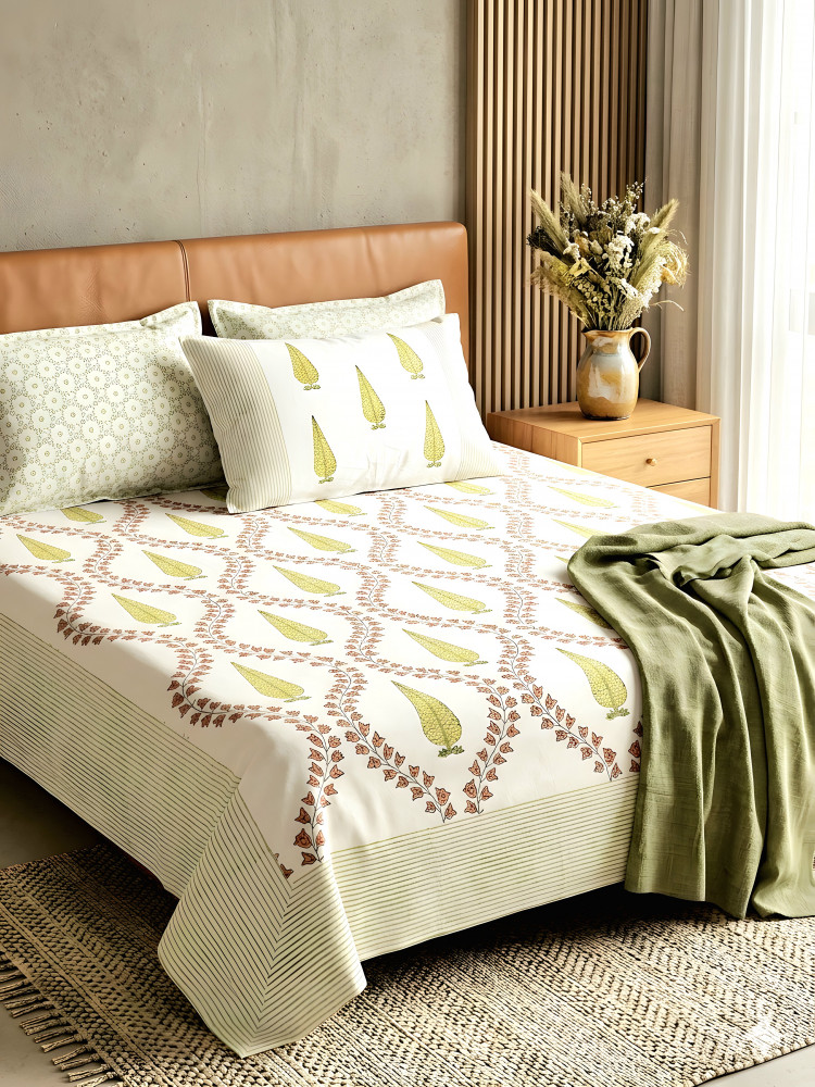 Image of Paisley Trail Percale Cotton  Handblock King Size Bedsheet