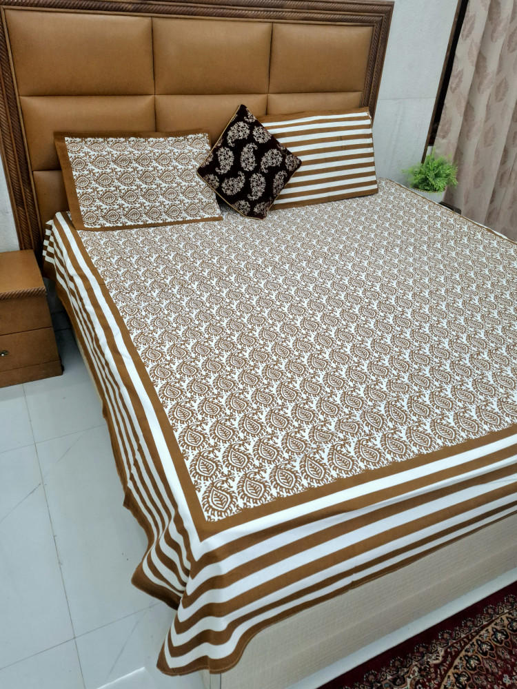Image of Rust Paisley King Size Bedsheet