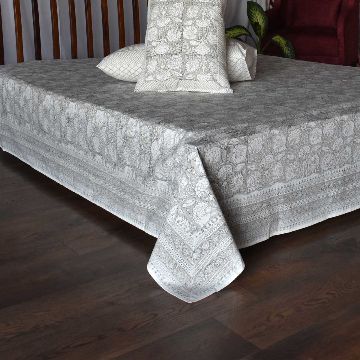 King Size Block Printed Percale Fine Cotton Bedspread with 2 Pillow Cases   100946