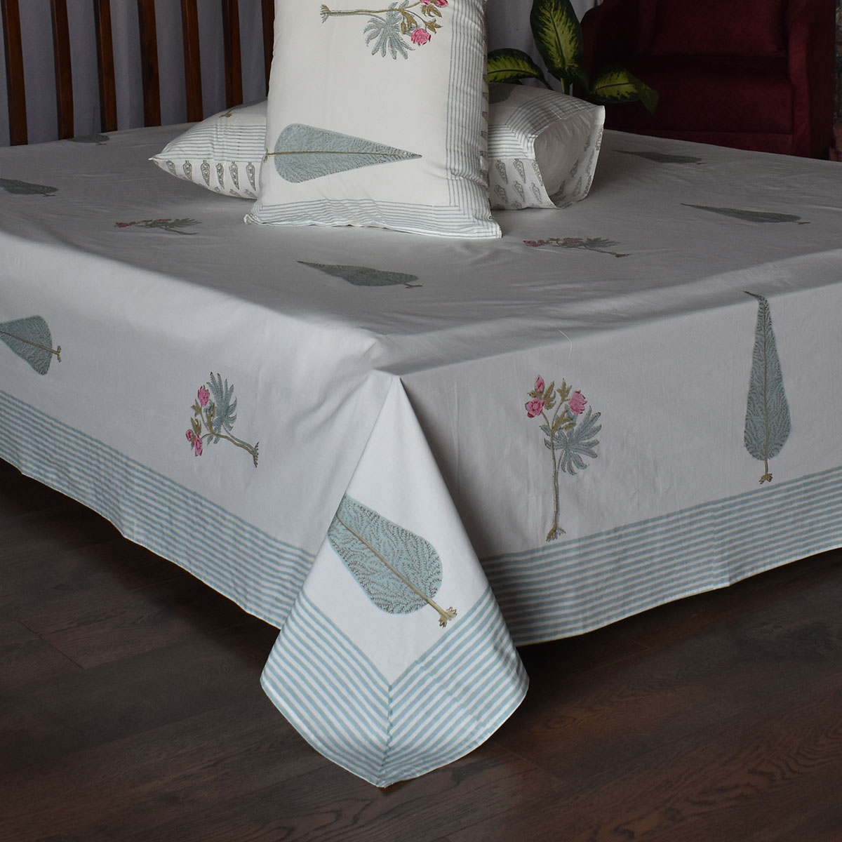 Queen Size Percale Fine Cotton Bedspread with 2 Pillow Cases 200067