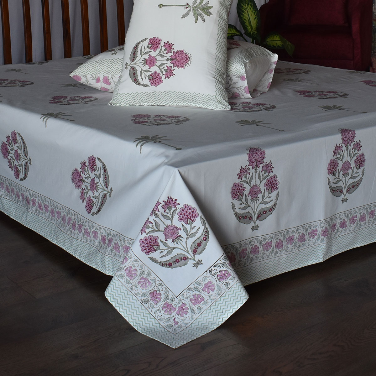 Queen Size Percale Fine Cotton Bedspread with 2 Pillow Cases 200077