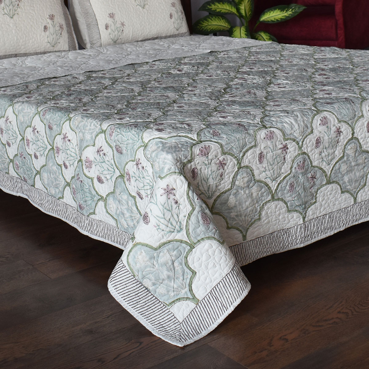 Quilted Bedspread Queen Size  202420