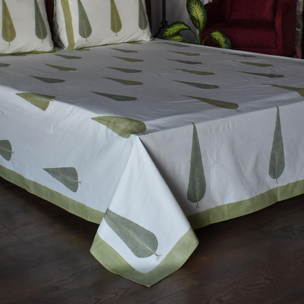 King Size Block Printed Percale Fine Cotton Bedspread with 2 Pillow Cases   700315