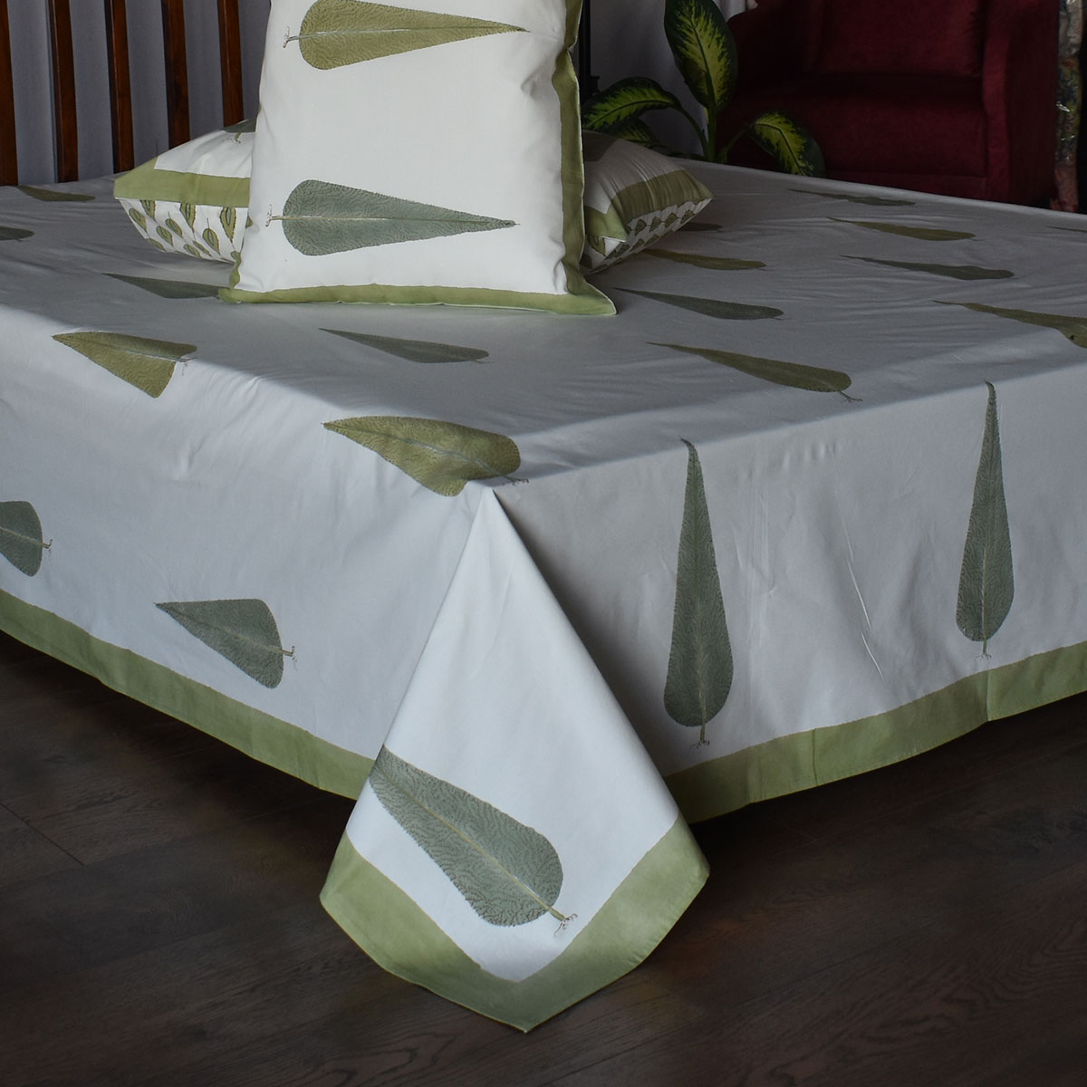 King Size Block Printed Percale Fine Cotton Bedspread with 2 Pillow Cases   700315