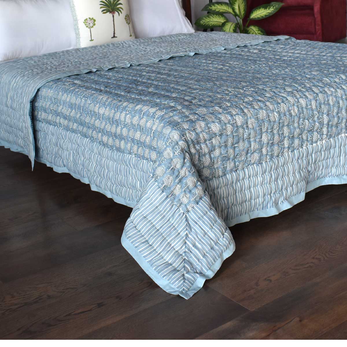 Hand Block Printed Cotton Queen Size Quilt   Artichoke Pearl Blue 251210
