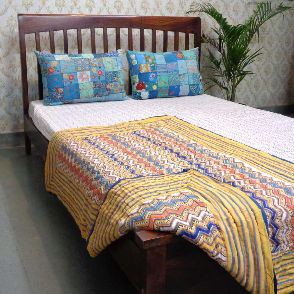 Hand Block Printed Baby Quilt 100x140 cm Jaipur Razai Designer Chevron 104406