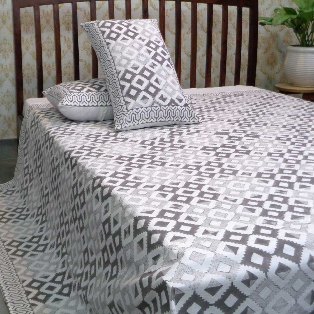 Hand Block Printed Cotton Queen Size Bedspread 104477