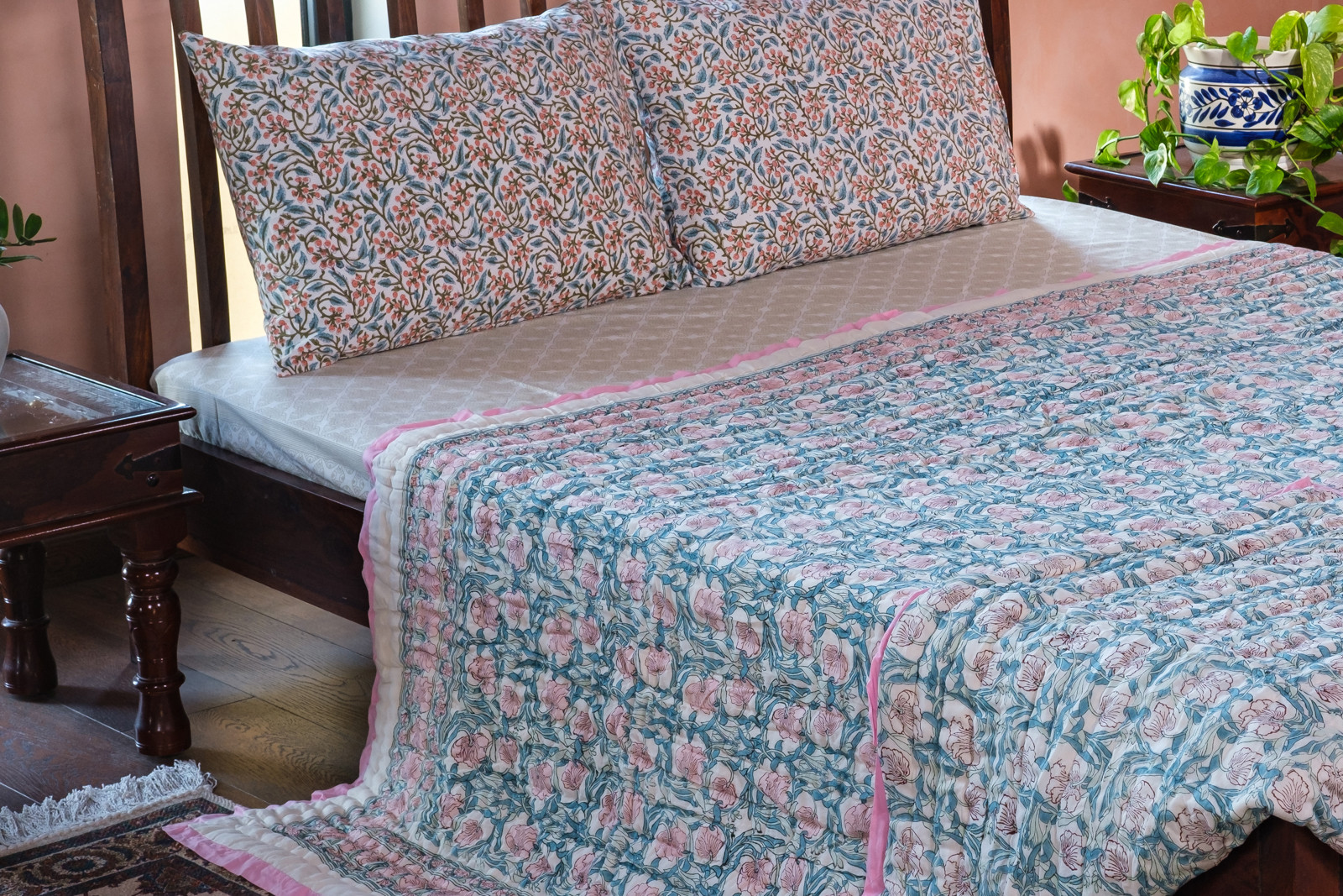 Hand Block Printed Cotton Queen Size Quilt Bauhaus Pink Flower 601774