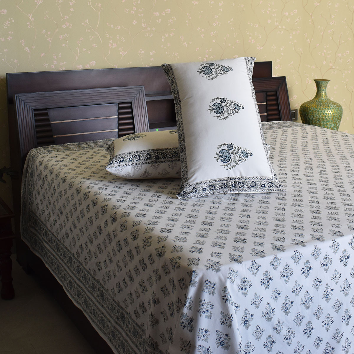 King Size Block Printed Percale Fine Cotton Bedspread with 2 Pillow Cases 200818