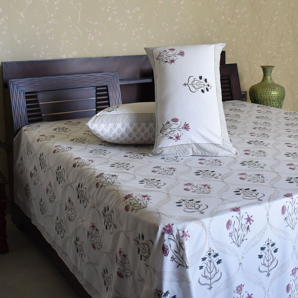 King Size Block Printed Percale Fine Cotton Bedspread with 2 Pillow Cases 200838